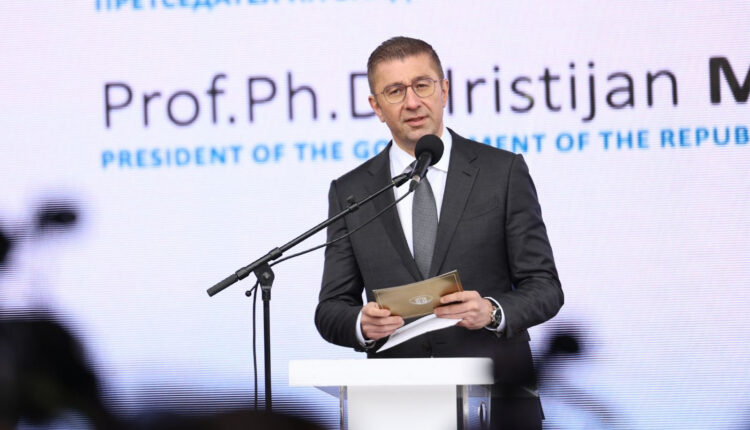 Mickoski: Investimi në largpërçuesin Manastir–Elbasan do të thotë projekt i shpëtuar nga dështimi i sigurt