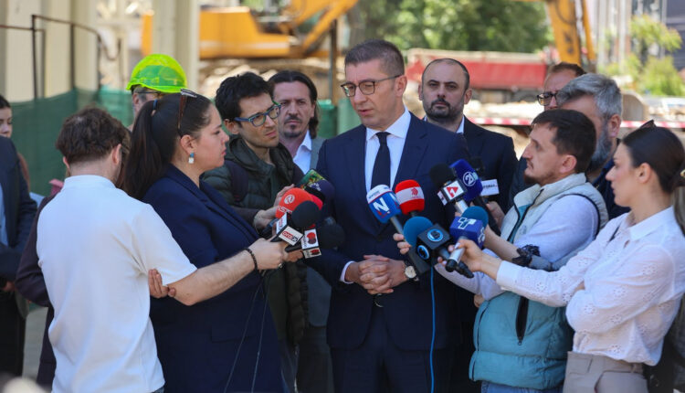 Mickoski: Punohet intensivisht për rindërtimin e Sallës Universale, pres që të përfundojë brenda afatit të paraparë