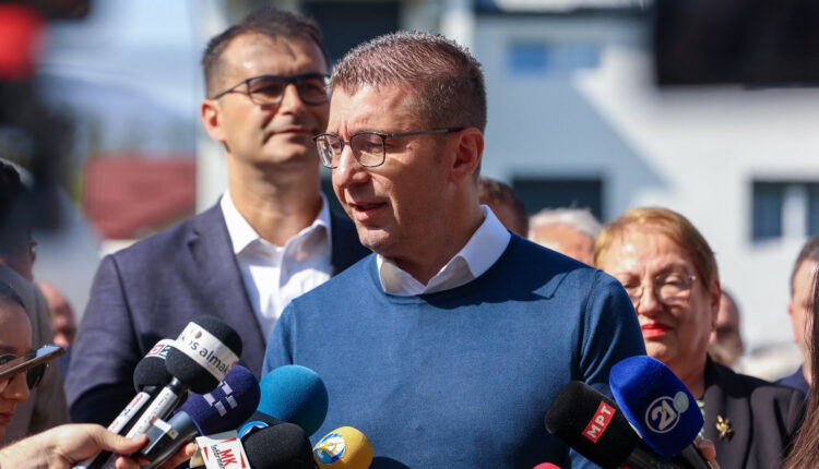Mickoski nga Gjorçe Petrov: Vazhdojmë me investimet në arsim, filloi mbindërtimi i shkollës SHFK Strasho Pinxhur