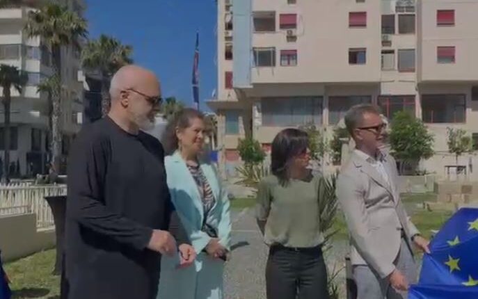 Hapet Muzeu Arkeologjik në Durrës, pjesëmarrës Rama dhe Gonzato