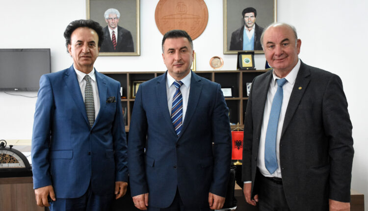 Rektori i UT-së i priti në takim Ambasadorin e Paqes z. Tahir Shabani dhe Konsullin e Nderit z. Zaim Jashari