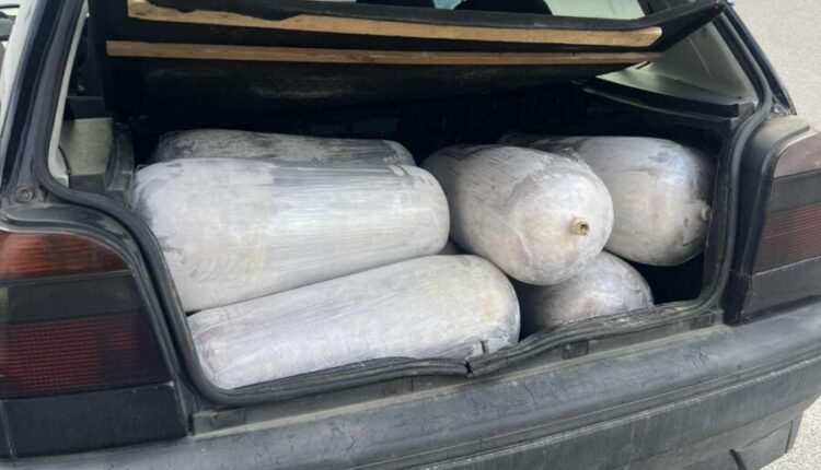 Sekuestrohen 200 kg mish dyneri në pikën kufitare mes Kosovës dhe Maqedonisë! Autoritetet: Evitohet rreziku i madh për shëndetin publik