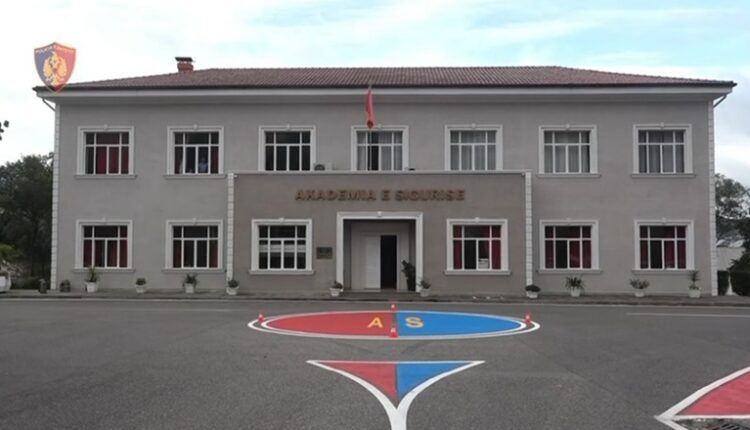 Helmimi i 56 studentëve në Akademinë e Sigurisë, arrestohen kuzhinieri dhe teknologia