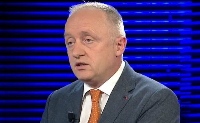 Beteja e humbur me gjuhën shqipe