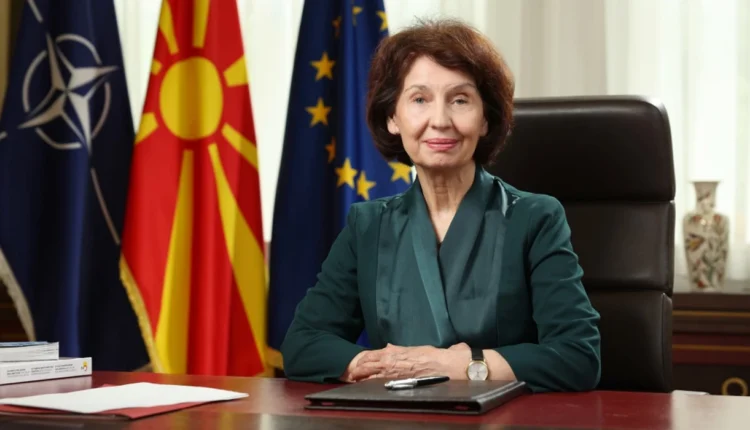 Siljanovska-Davkova: Nuk ka bazë për spiunazh, dokumentet sekrete i shoh vetëm unë