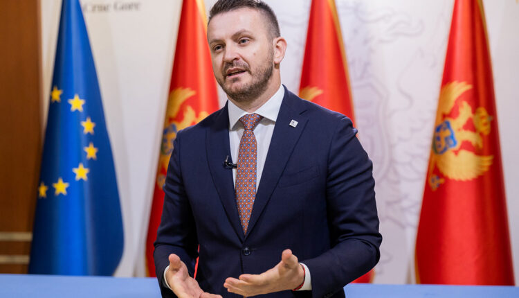 Ministri Dukaj nga Mali i Zi mbështet studentët shqiptarë në RMV