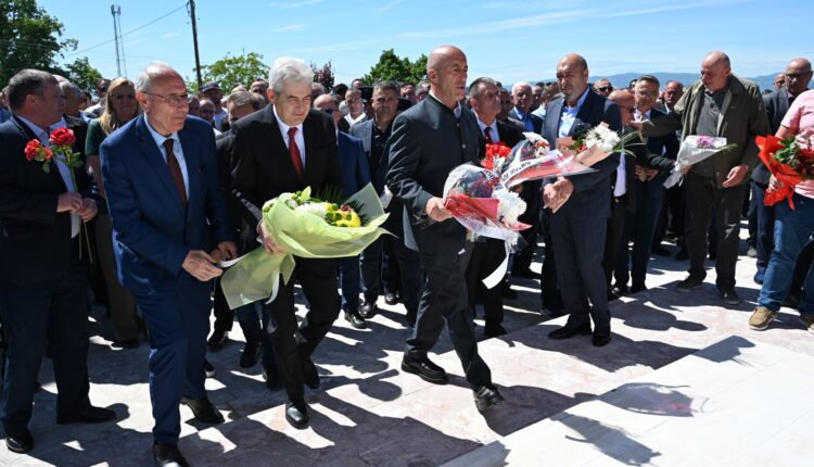 Ali Ahmeti në Glloxhan në përvjetorin e rënies së Luan Haradinajt