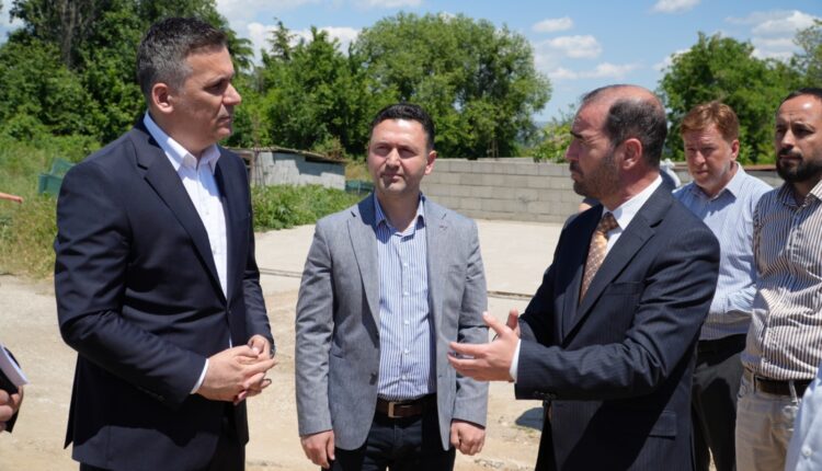 Hoxha në vizitë pune në Komunën e Studeniçanit – Në realizim e sipër projekte kapitale komunale