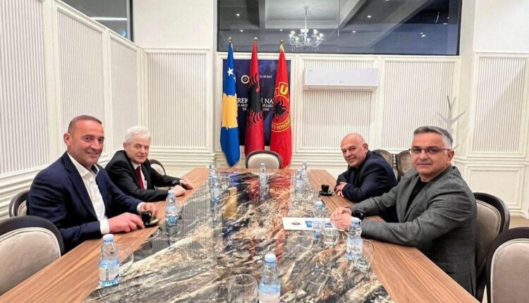 Ali Ahmeti uron kryetarin e ri të AAK-së, Ardian Gjini