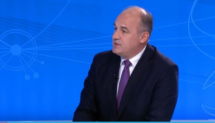 “Presim lajme të mëdha”, Hoxhaj: Thaçi dhe të tjerët të kthehen në shtëpi