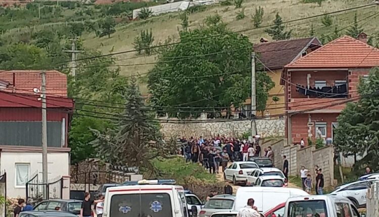 Krisma në Haraçinē, policia gjuanë pas një kamioni. Banorët bllokojnë rrugën?