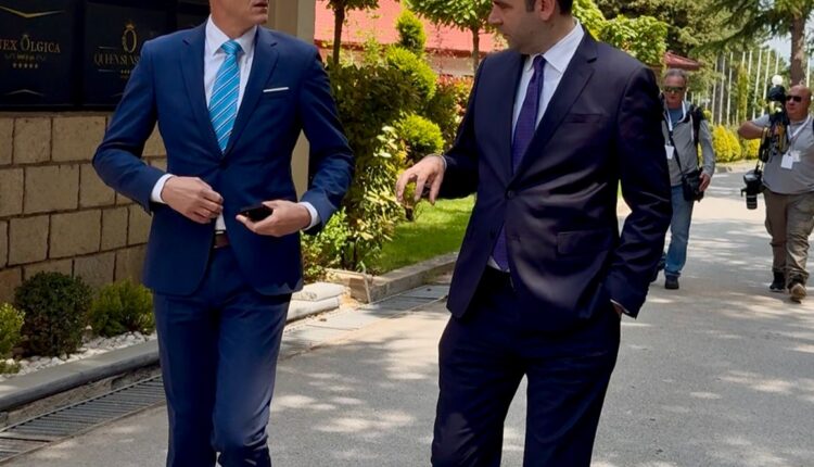 Latifi nga MEPSO dhe Kolak nga KONÇAR inspektojnë nënstacionin 400 kV në Ohër, pjesë e projektit për lidhjen me Shqipërinë
