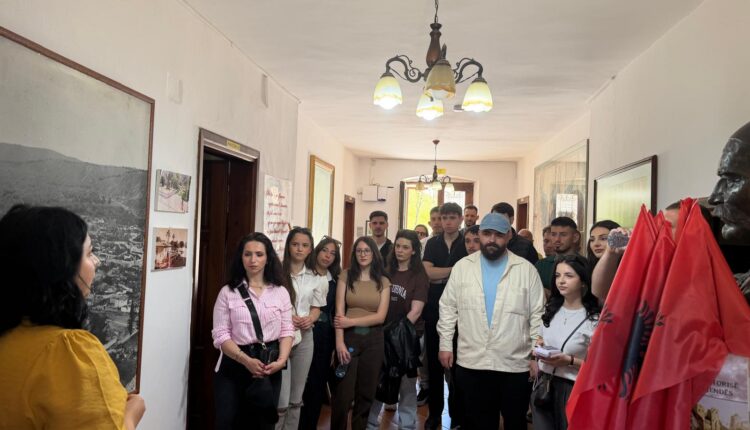 Studentët e UT-së eksplorojnë pasuritë e Shqipërisë së Jugut