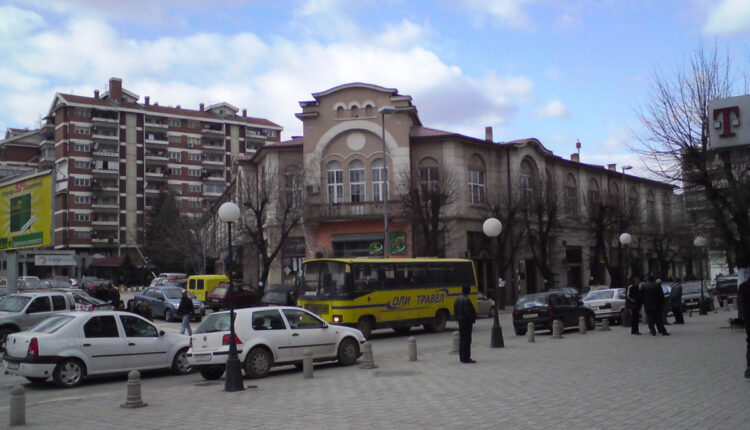 Kumanova larg standardeve për parkingje, qyteti në kaos të përditshëm