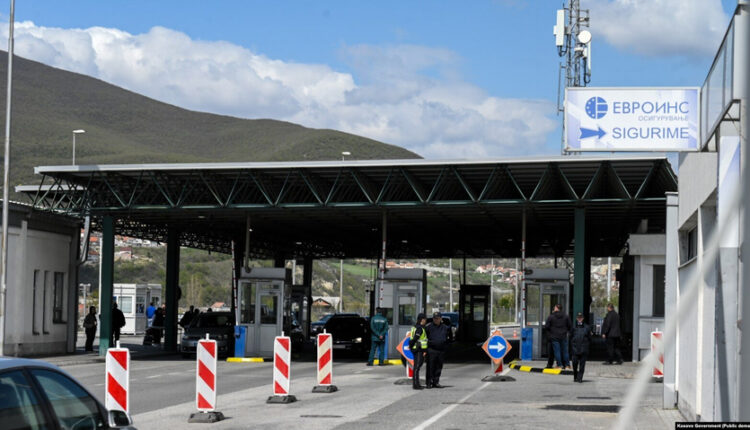 Tentuan ta kalojnë kufirin ilegalisht në Han të Elezit, arrestohen tre maqedonas