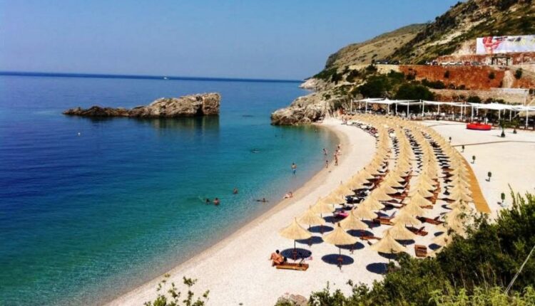 Vlorë: Vendosen tarifat e plazheve publike me pagesë