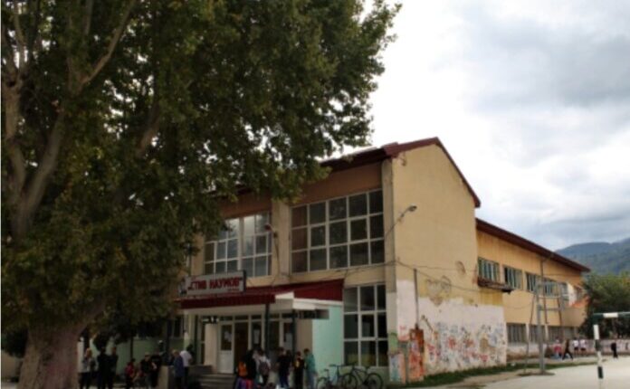 Alarm në Manastir: Nxënësi i klasës së shtatë publikon listë me kërcënime për vrasje në TikTok