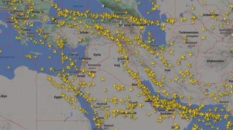 Kërcënimet e Trump për sulme, mbyllet hapësira ajrore në perëndim të Iranit