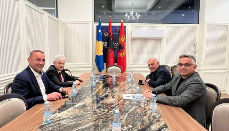 Ali Ahmeti uron kryetarin e ri të AAK, Ardian Gjini
