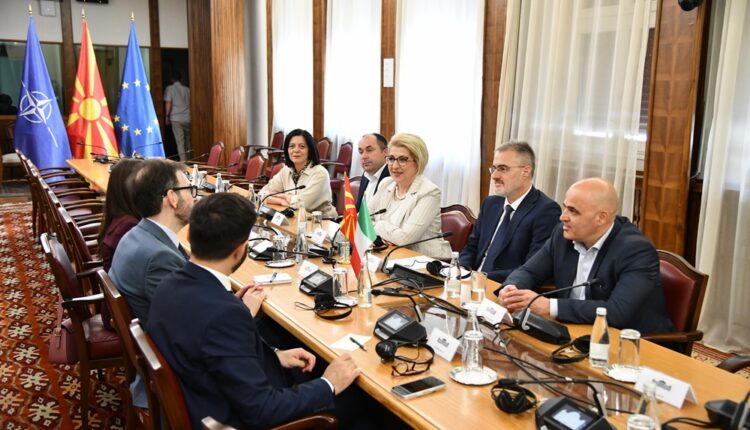 Takim i Grupit Parlamentar për Bashkëpunim me Italinë me ambasadorin Palminteri