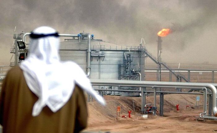Tensionet SHBA-Iran “tronditin” tregjet, nafta rritet mbi 2%