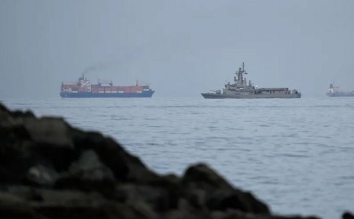 Irani: Anijet luftarake britanike dhe franceze në Hormuz do të përballen me përgjigje të menjëhershme