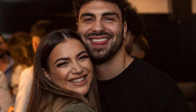 “Pse u ndave me babin?”, Sara Hoxha tregon pyetjen më të vështirë që ka marrë nga Poem dhe përgjigjen që i dha