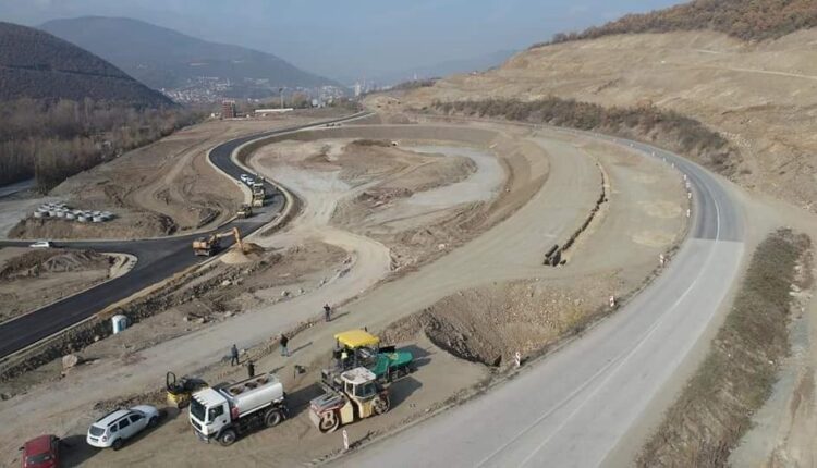 Shpresë e re për rrugën Shkup-Bllacë, Zekolli: Ka përfunduar tenderimi!
