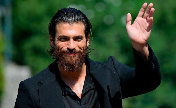 Can Yaman surprizon me deklaratën për familjen: Babai jetonte si shqiptar i vërtetë