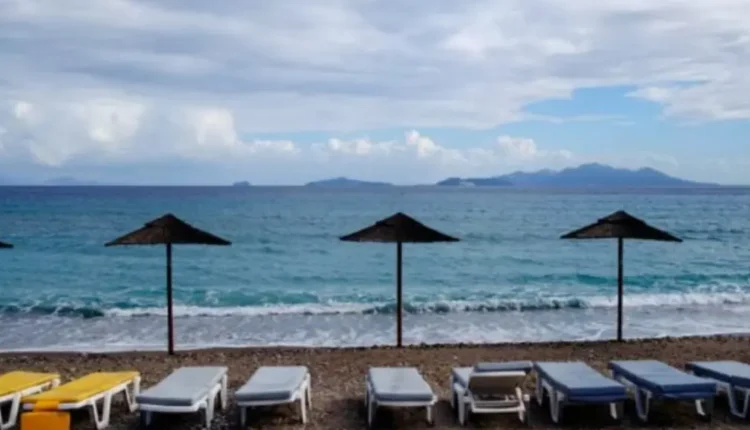 Turisti gjerman fiton gjyqin: Dëmshpërblim se nuk gjeti shezlongë të lirë në Greqi