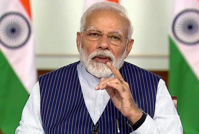 Kryeministri indian thirrje urgjente qytetarëve: Kurseni karburantin, anuloni dasmat jashtë vendit dhe punoni nga shtëpia