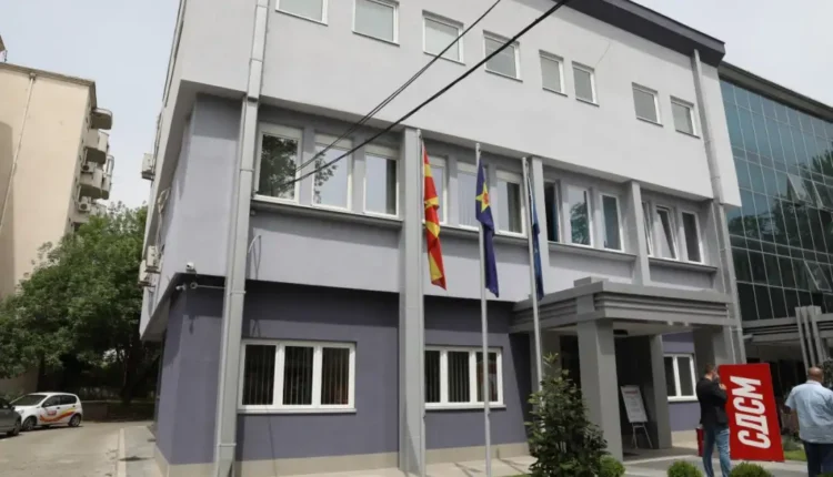 LSDM: Mickoski tashmë po përgatitet t’i përfshijë bullgarët në Kushtetutë – komisioni punon gjatë gjithë kohës