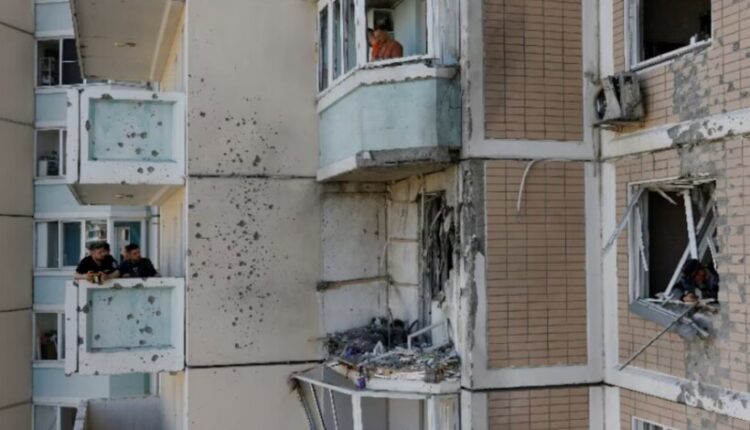 Dronët ukrainas vrasin 4 persona në Rusi, Moska përballet me sulmin më të madh në më shumë se një vit