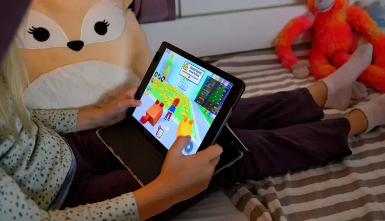 Fenomeni “Roblox”, rrezik apo argëtim për fëmijët