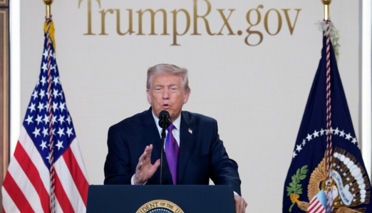 “Ngushtica e Hormuzit të hapet menjëherë”, Trump: Vendimi për marrëveshjen me Iranin merret sot