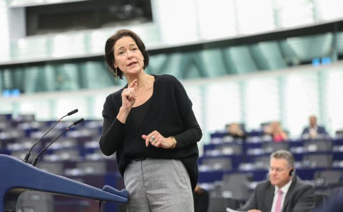 Van Brempt: Nuk ka vend në BE për regjimin e Vuçiqit