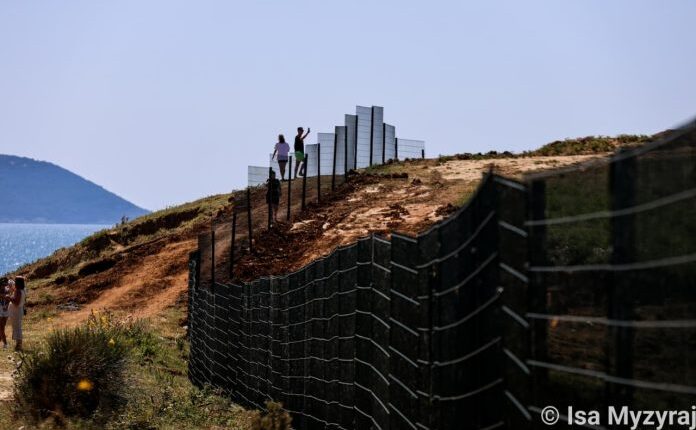 Dyshime për tjetërsim pronash në Zvërnec, SPAK kontrolle në Tiranë dhe Vlorë. Në ‘sitë’ edhe ish-avokati Pëllumb Petriti e Redi Struga, pronar i “InfraKonsult”