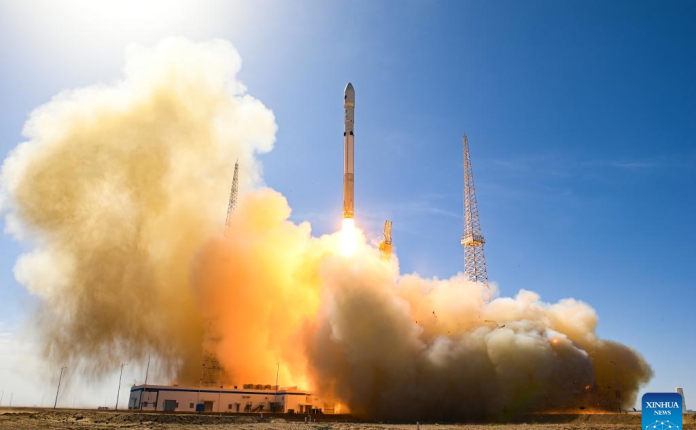 Raketa Long March-12B përfundon me sukses fluturimin e parë