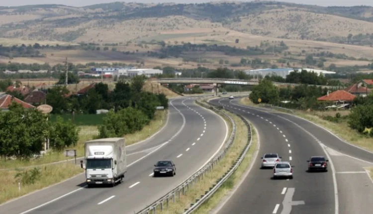 Prej nesër vendoset regjim veror i trafikut