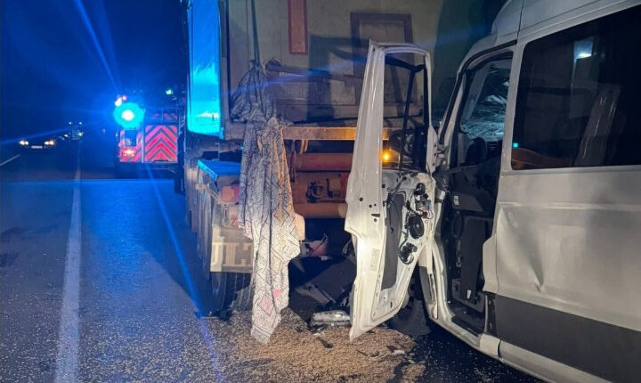 Aksident i rëndë trafiku në rrugën Sveti Nikollë – Kumanovë: Dhjetë persona të lënduar