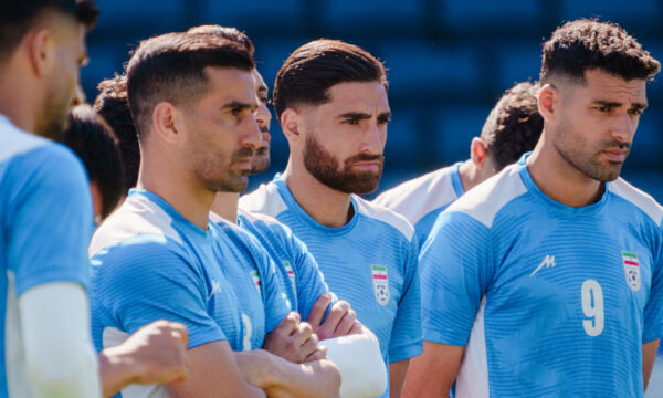 Lojtarët e Iranit e kanë lënë një letër të shkruar në zhveshtore  pas barazimit me Egjiptin