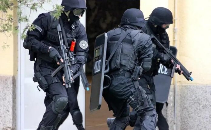 Shkupi nën alarm: Autoritetet godasin grupin e dyshuar ekstremist