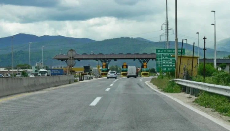Vozitën në drejtim të kundërt në rrugën Gostivar-Tetovë, shoqërohen në polici dy persona