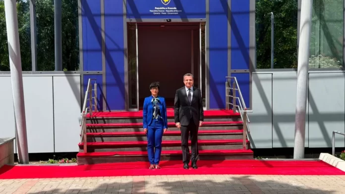 komisionerja-e-be-se-uron-kurtin-per-fitoren-kos-kerkon-kompromis-mes-forcave-politike-ne-kosove-tani-duhet-te-bashkohen