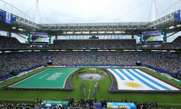 fifa-e-ndryshoi-ceremonine-e-re-para-ndeshjeve-shkaku-i-arabise-saudite-dhe-flamurit-te-saj