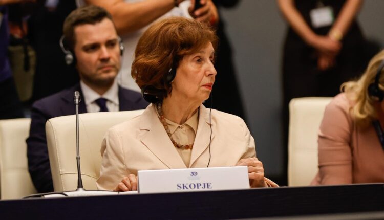 Siljanovska-Davkova nga Sofja: Të konkurrojmë në dije dhe zhvillim, jo ​​në bllokada dhe përçarje