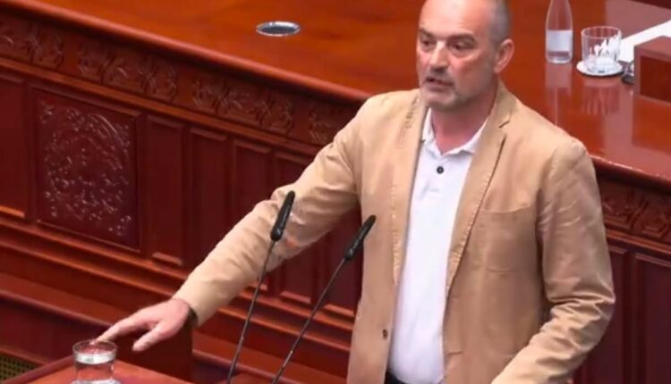 Snopçe i përgjigjet Qokut: Të kërkosh dorëheqjen e deputetëve që të votuan është qesharake