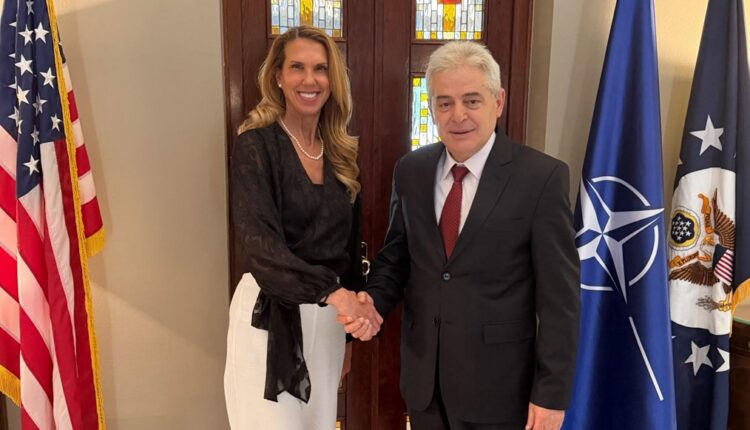Ali Ahmeti takoi UD- ambasadoren e SHBA-së Nicole Varnes
