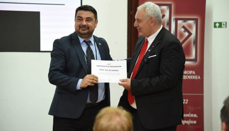 Profesorë të Universitetit të Tetovës ndër 10 shkencëtarët më të cituar në shkencat humane në Maqedoninë e Veriut