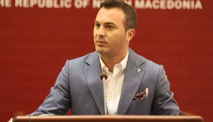 Ademi sfidon VLEN-in: Si do ta shkarkoni të zgjedhurit me vota nëse nuk e zbatojnë ligjin?